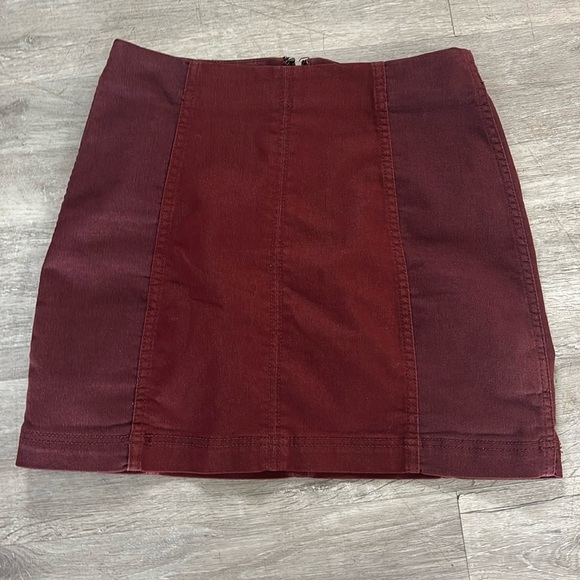 Free People Maroon Paneled Mini Skirt Sz 8 - Picture 1 of 10